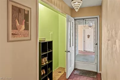 300 Eastlawn Circle, Zanesville, OH 43701 - Photo 15