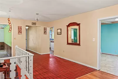 300 Eastlawn Circle, Zanesville, OH 43701 - Photo 13