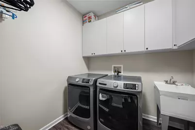 238 Silver Spring Circle, Elyria, OH 44035 - Photo 5