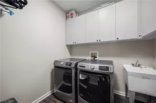 238 Silver Spg Cir, Elyria, OH 44035 - Photo 5