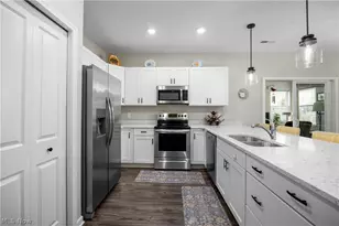 238 Silver Spg Cir, Elyria, OH 44035 - Photo 7