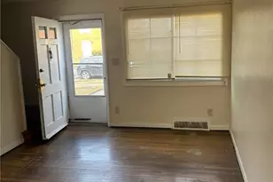 450 Kenwood Dr, Euclid, OH 44123 - Photo 3