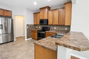 38446 Foxglen Ave, Avon, OH 44011 - Photo 9