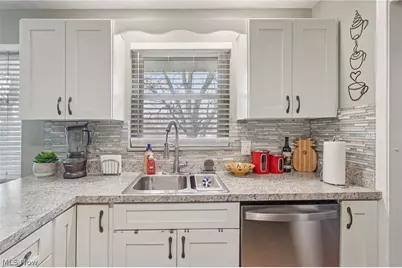 5512 Carol Jean Boulevard, Loveland, OH 44125 - Photo 9