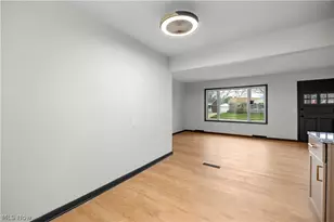 897 Livermore Ln, Elyria, OH 44035 - Photo 11