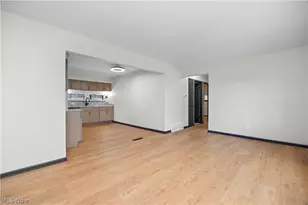 897 Livermore Ln, Elyria, OH 44035 - Photo 3