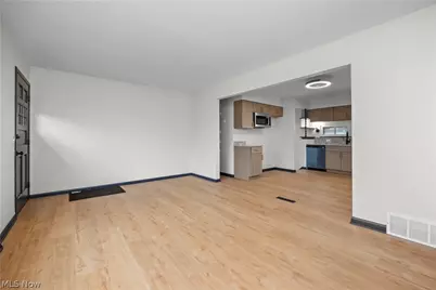 897 Livermore Lane, Elyria, OH 44035 - Photo 5