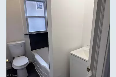 3242 Sycamore Road #Left Side, Cleveland Heights, OH 44118 - Photo 13