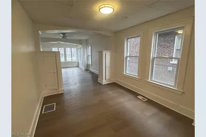 3242 Sycamore Road #Left Side, Cleveland Heights, OH 44118 - Photo 5