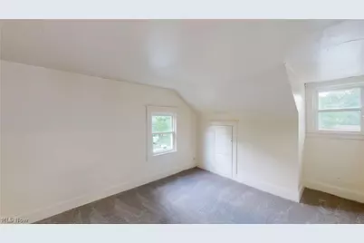 210 Perry Street #Front, Struthers, OH 44471 - Photo 17