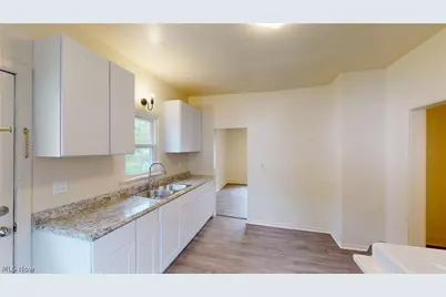 210 Perry Street #Front, Struthers, OH 44471 - Photo 9