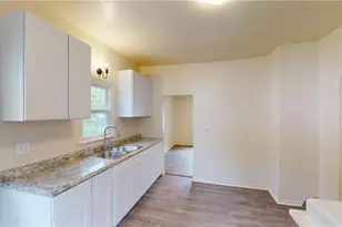 210 Perry St, Struthers, OH 44471 - Photo 9