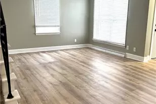 427 E 275th St, Euclid, OH 44132 - Photo 7