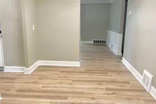 427 E 275th St, Euclid, OH 44132 - Photo 9