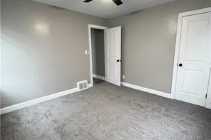 427 E 275th St, Euclid, OH 44132 - Photo 27