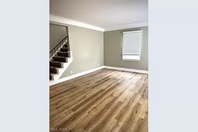 427 E 275 Street, Euclid, OH 44132 - Photo 5