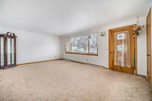 13458 Theeland Avenue NW, Uniontown, OH 44685 - Photo 5