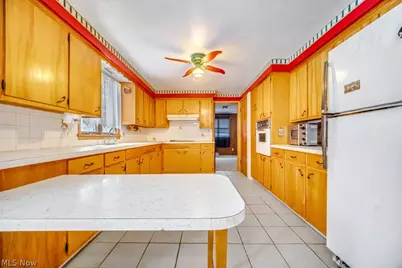 13458 Theeland Avenue NW, Uniontown, OH 44685 - Photo 7