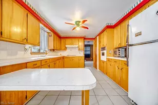 13458 Theeland Avenue NW, Uniontown, OH 44685 - Photo 7