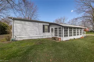 15 Kimberly Ln, Olmsted Twp, OH 44138 - Photo 3