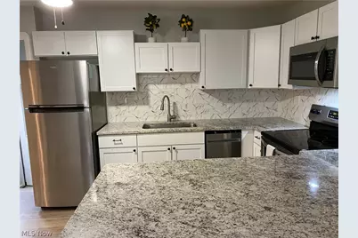 1547 Sunview Road, Lyndhurst, OH 44124 - Photo 7