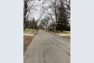 1547 Sunview Road, Lyndhurst, OH 44124 - Photo 27