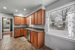 2506 N Taylor Rd, Cleveland Heights, OH 44118 - Photo 11