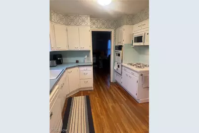 19131 S Lake Shore Boulevard, Euclid, OH 44119 - Photo 9