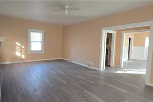 370 Lora Ave, Youngstown, OH 44504 - Photo 9