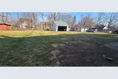 370 Lora Avenue, Youngstown, OH 44504 - Photo 5