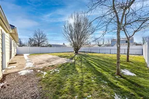 242 Jackson St, Jefferson, OH 44047 - Photo 3