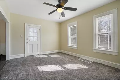 131 W Miller Avenue, Akron, OH 44301 - Photo 9