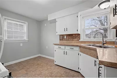 144 Roosevelt Avenue, Elyria, OH 44035 - Photo 7