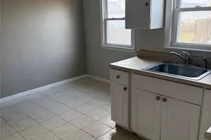 892 E 139th St, Loveland, OH 44110 - Photo 3