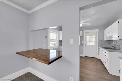 1026 W 4th Street #2/UP, Lorain, OH 44052 - Photo 9