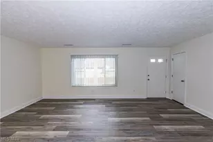 2033 Carlile Dr, Uniontown, OH 44685 - Photo 15