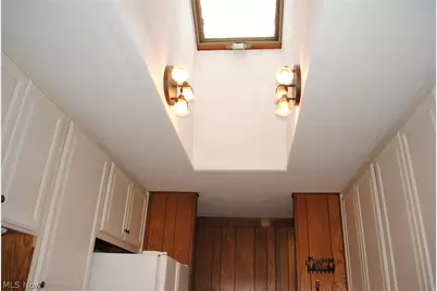 5743 Mills Creek Lane, North Ridgeville, OH 44039 - Photo 11