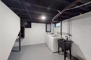 28507 Lakeshore Blvd, Willowick, OH 44095 - Photo 27