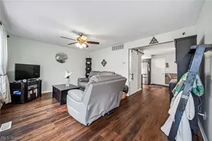 7290 Scottsdale Cir, Mentor, OH 44060 - Photo 3