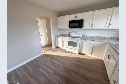 3232 Elmhill Drive NW, Warren, OH 44485 - Photo 9