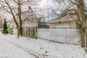 10401 Olivet Ave, Loveland, OH 44108 - Photo 37