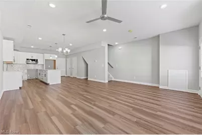 457 Harbor Lane, Lorain, OH 44052 - Photo 11