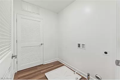 457 Harbor Lane, Lorain, OH 44052 - Photo 17