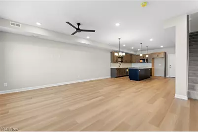 453 Harbor Lane, Lorain, OH 44052 - Photo 7