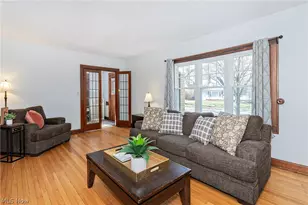 923 Cambridge Rd, Cleveland Heights, OH 44121 - Photo 3