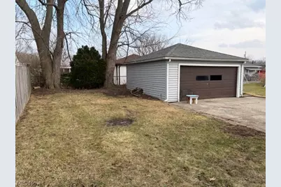 275 Lynne Drive, Sheffield Lake, OH 44054 - Photo 9