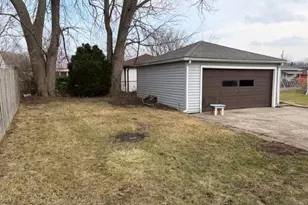 275 Lynne Dr, Sheffield Lake, OH 44054 - Photo 9