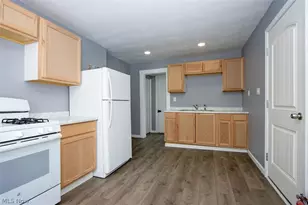 442-442 1/2 Main St, Wadsworth, OH 44281 - Photo 3