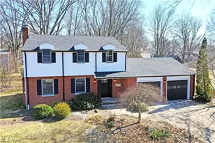 8351 Chesterton Dr, Youngstown, OH 44514 - Photo 3