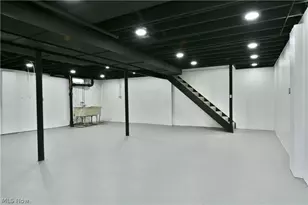 8351 Chesterton Dr, Youngstown, OH 44514 - Photo 41